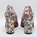 Pantofi rosii cu model floral